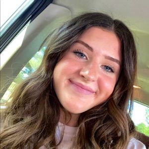 Meet your Posher, Abby